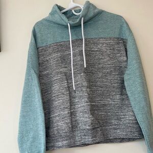 Reflex sweater size Medium